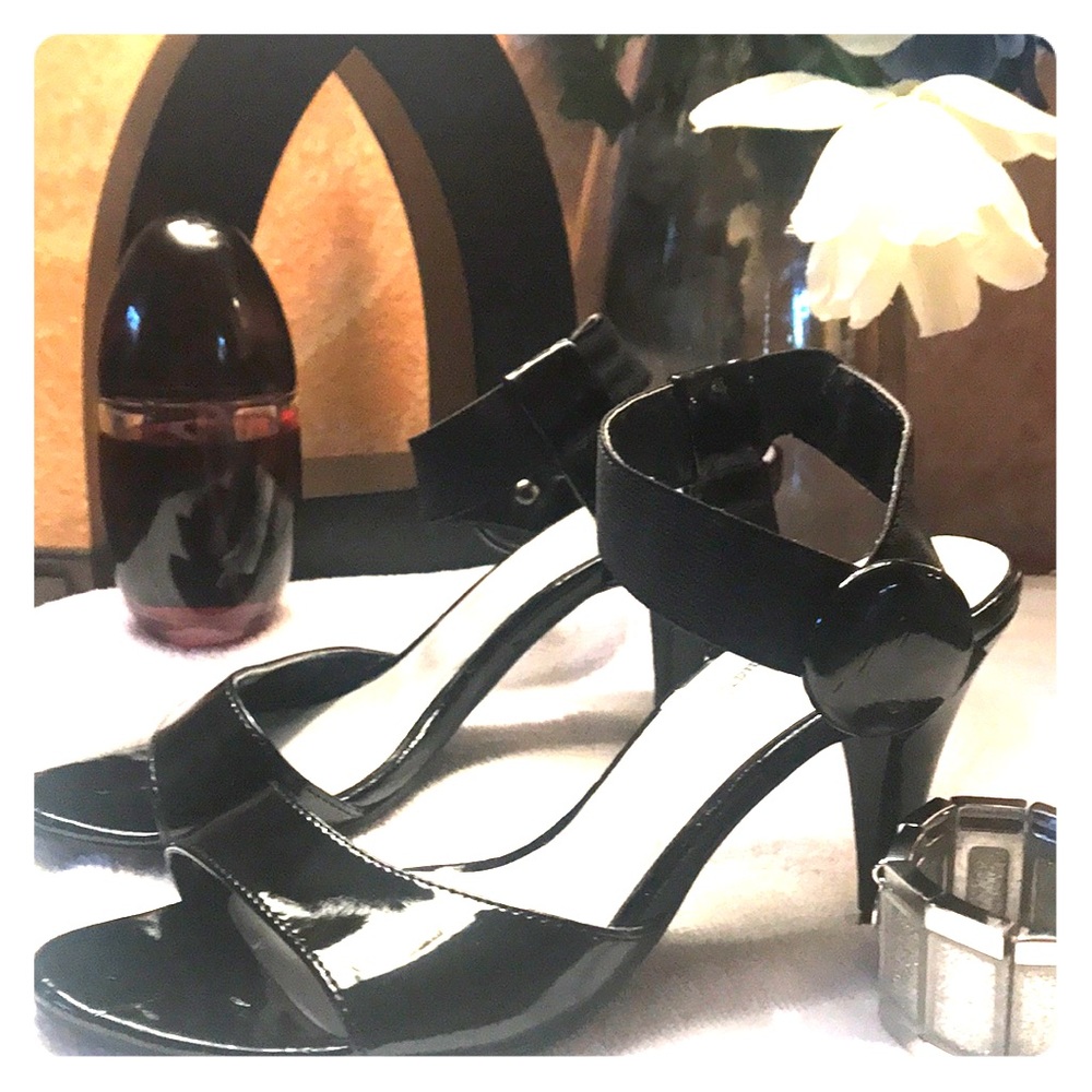 Madeline Stuart Black Heels & Stretch Button Strap
